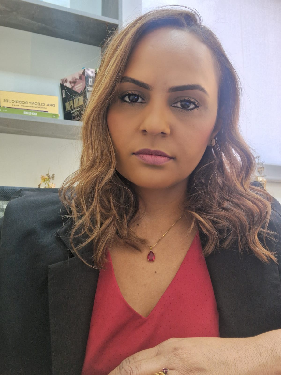 Dra. Cleony Rodrigues — Advogada Criminalista